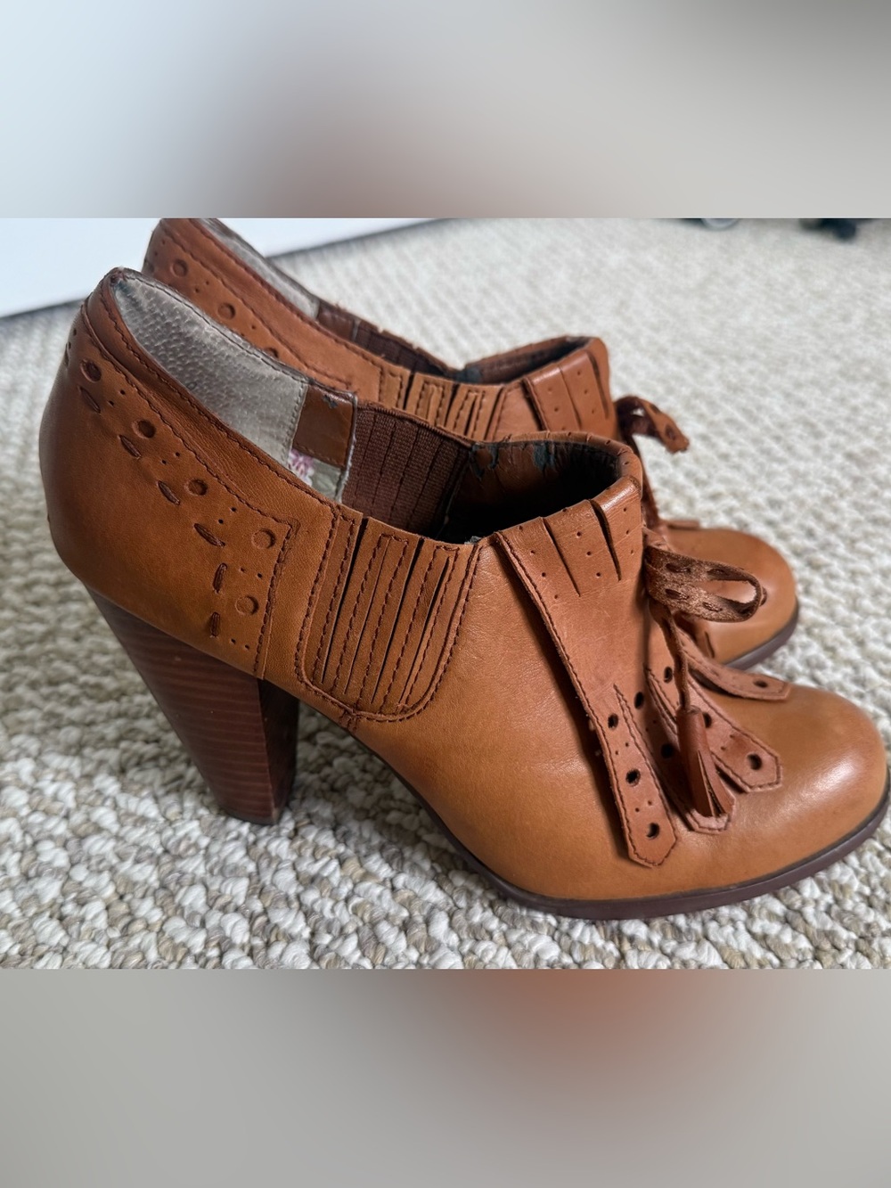 Seychelles Cognac Tassel Leather Heeled Oxfords SIZE 9